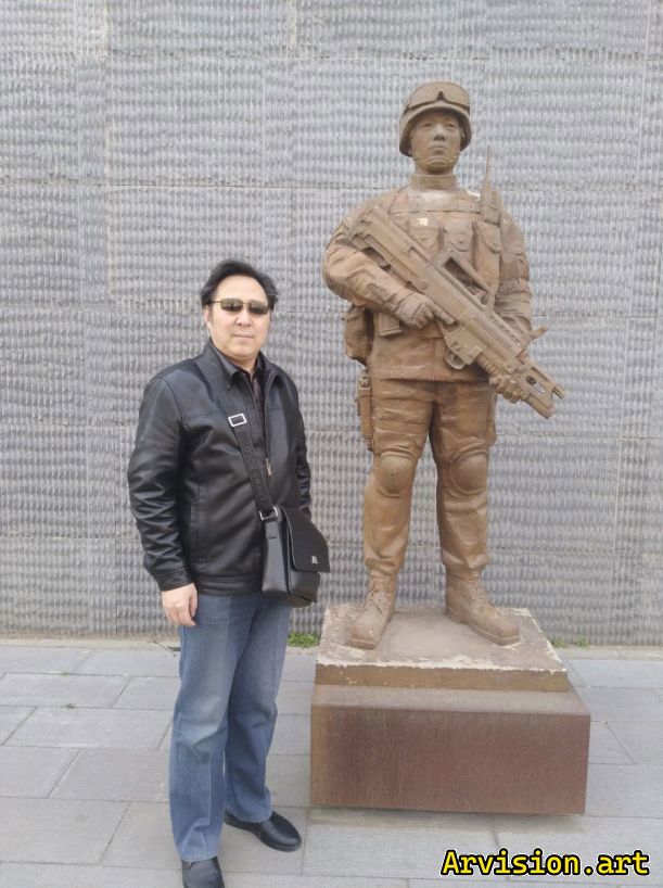 "中国书法家李嘉志生活照2"